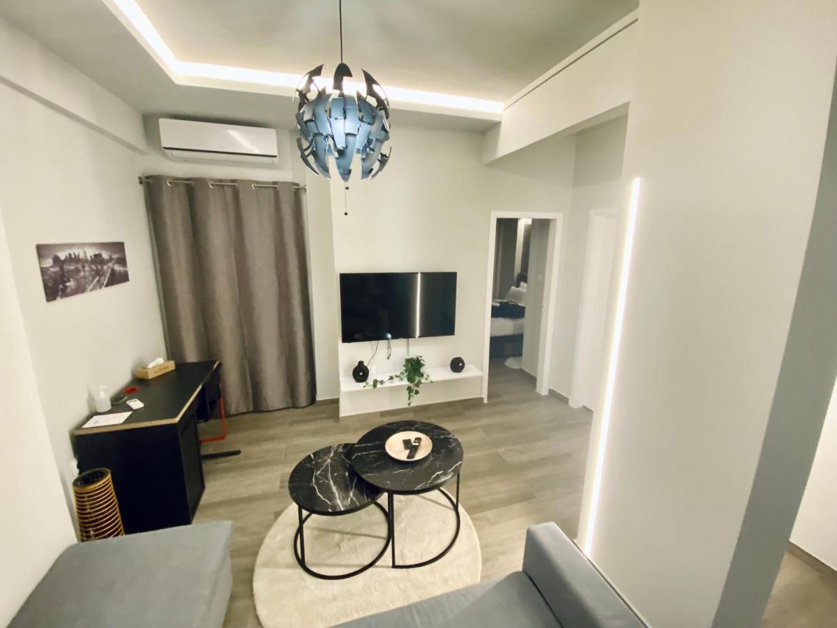 Central Grey Quiet Apartment 塞萨洛尼基 外观 照片