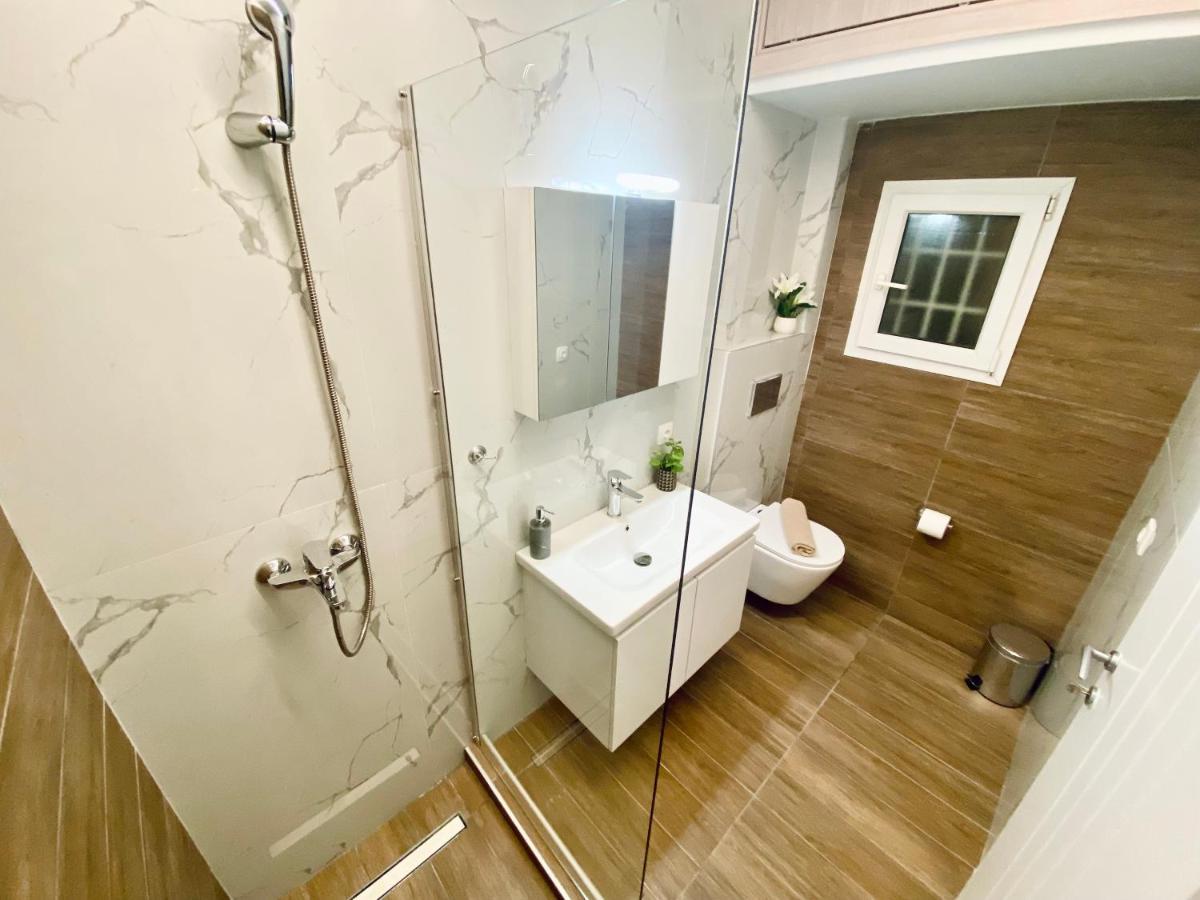 Central Grey Quiet Apartment 塞萨洛尼基 外观 照片
