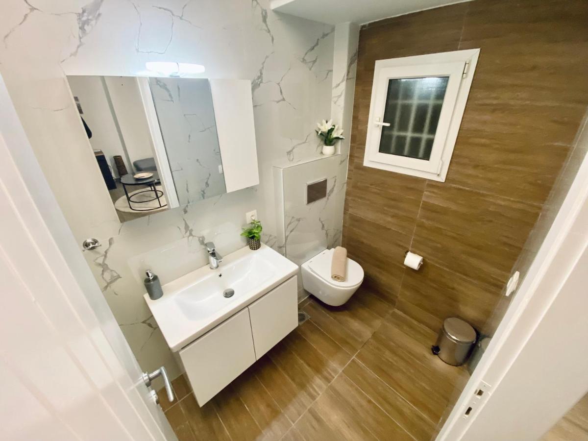 Central Grey Quiet Apartment 塞萨洛尼基 外观 照片